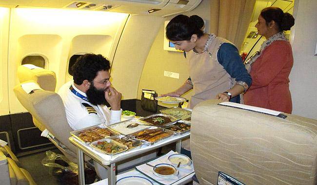 PIA has changed the menu of in-flight food