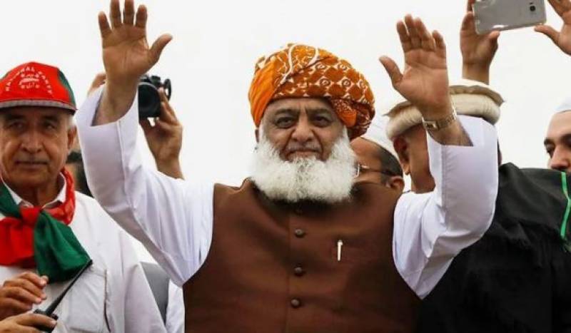 ہم نیب شیب کے نوٹسسز کو جوتے کی نوک پر رکھتے ہیں, مولانا فضل الرحمن