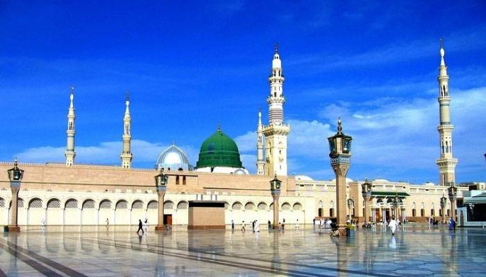 عالمی وبا کی وجہ سے بند مسجد نبوی ﷺ کی چھت نمازیوں کیلئے کھول دی گئی