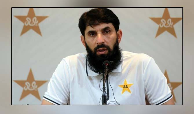 مصباح الحق کو ہیڈ کوچ کے عہدے سے بھی ہٹائے جانے کا امکان 