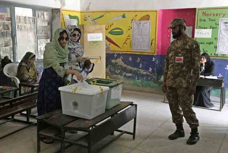 ضمنی الیکشن، فوج کو پولنگ اسٹیشن میں تعینات نہ کرنے کا فیصلہ
