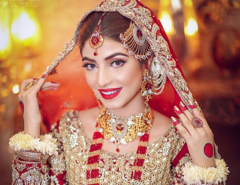 کننزہ ہاشمی کی لیکڈ ویڈیو کے سوشل میڈیا پروائرل 