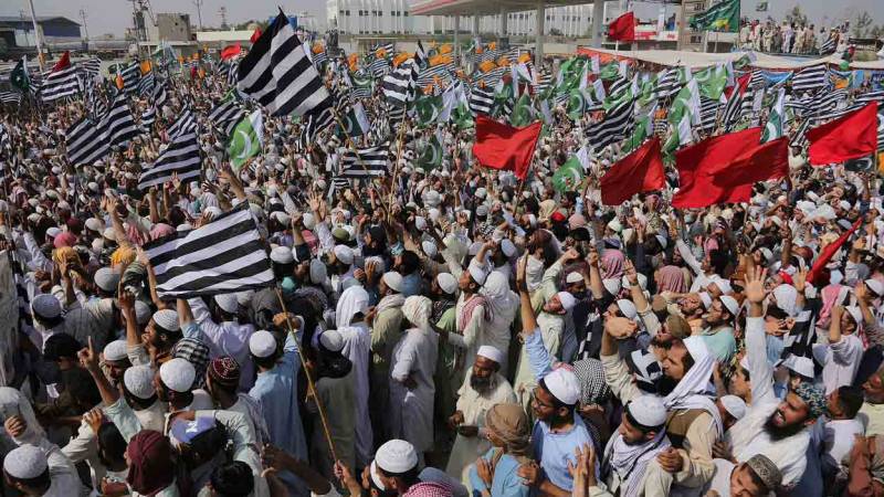 مدارس کے طلبا پی ڈی ایم کے احتجاج میں نہ جائیں، وزیراعظم کی شیخ رشید کو ہدایت