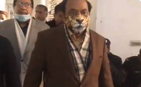 شیر کی تصویر والا ماسک ، رانا ثنااللہ کی سوشل میڈیا پر دھوم 