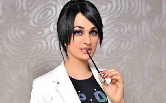 خواجہ سرا رمل علی نے پی ٹی آئی میں شمولیت اختیار کرلی 