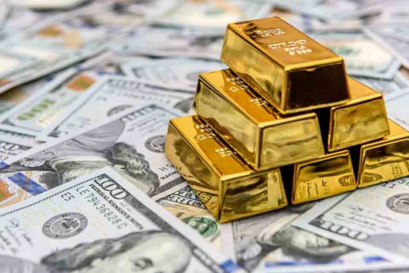 سونے کی قیمت میں اضافہ، ڈالر کی قدر میں کمی