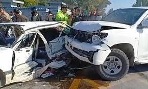 کشمالہ طارق کے شوہر اور بیٹے کی گاڑیوں کے قافلے کو حادثہ ، 4افراد ہلاک 2 زخمی 