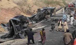تیز رفتار کوچ الٹنے سے 14 افراد جاں بحق 