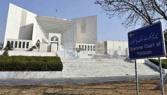 سپریم کورٹ کا وزیراعظم کے ارکان اسمبلی کو ترقیاتی فنڈ دینے کے اعلان کا نوٹس