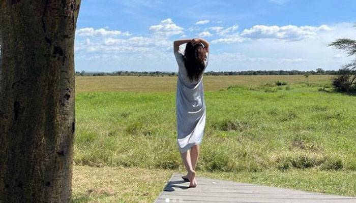 Mahira Khan Pix in Africa