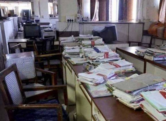 حکومت نے 18 محکموں کی تنخواہوں میں 25 فی صد اضافہ نہ کرنے کا فیصلہ کرلیا 