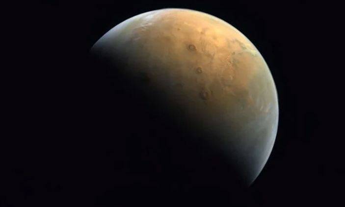 متحدہ عرب امارات ، خلائی مشن ہوپ نے مریخ کی پہلی واضح تصویر بھیج دی 