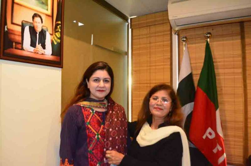 سینیٹ الیکشن، تحریک انصاف کی زنیرہ ملک کے کاغذات میں جلعسازی کا انکشاف