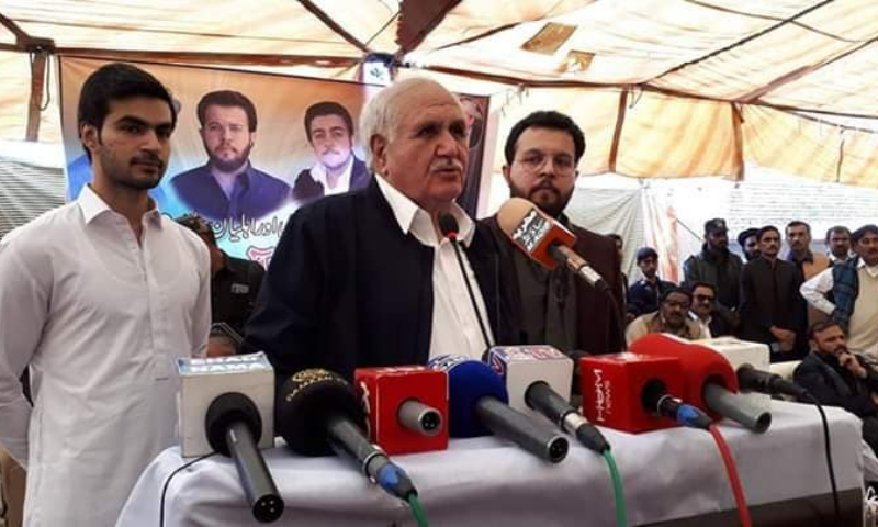 نوشہرہ: ن لیگ کی حمایت کیوں کی؟ پرویز خٹک کا بھائی وزارت سے فارغ