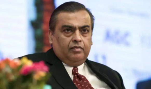 بھارتی بزنس مین کے گھر کے باہر گاڑی سے بارودی مواد برآمد 