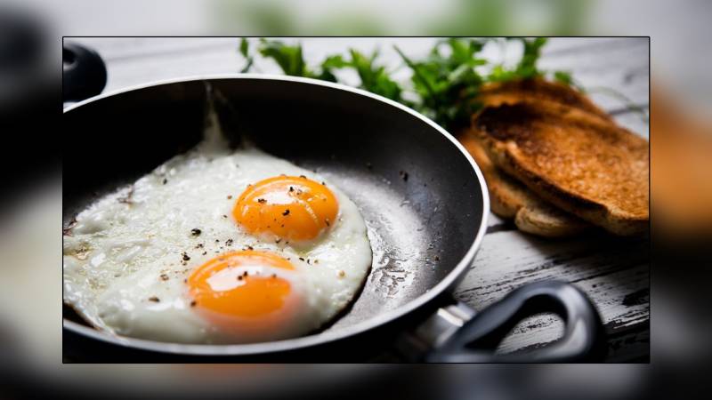 انڈے کی زردی کتنی اہم ہے , دن میں کتنے انڈے کھانے چاہیے ؟