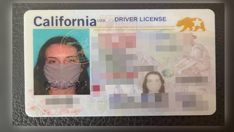 خاتون ڈرائیونگ لائسنس کی تصویر پر ماسک اتارنا بھول گئی 