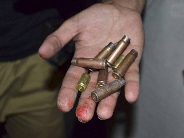 نوجوان نے لڑکی پر فائرنگ کرکے خودکشی کرلی 