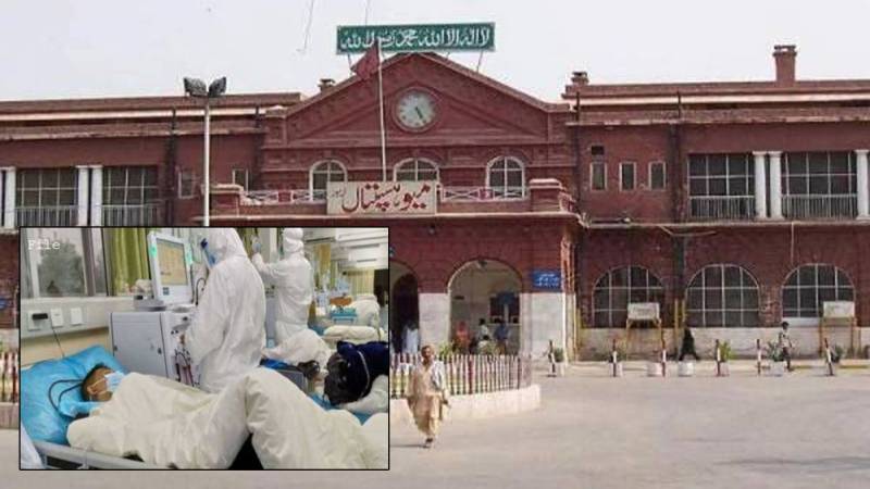 میو اسپتال کے تین ہیلیتھ ورکرز کورونا ویکیسن لگوانے کے بعد بھی وائرس کا شکار ہو گئے 