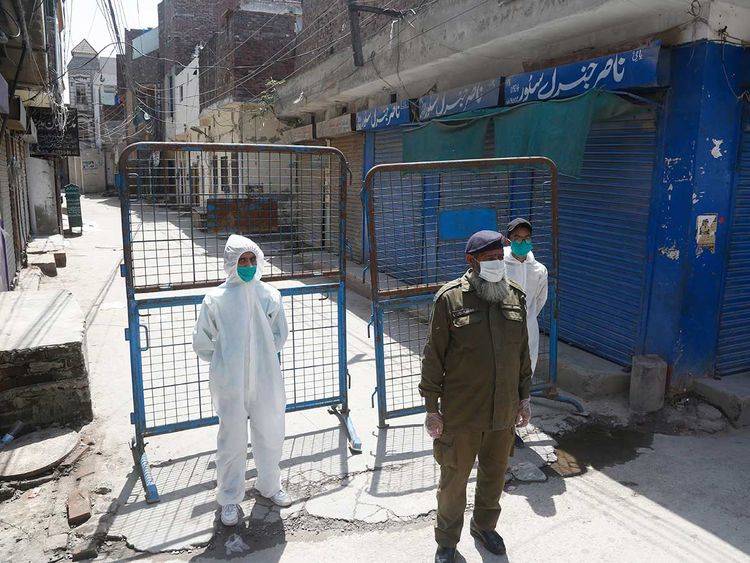 پاکستان کے دوسرے بڑے شہر میں کورونا کے وار تیز، 12 علاقوں میں لاک ڈاؤن