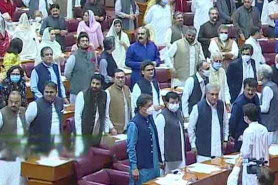 وزیر اعظم عمران خان اعتماد کا ووٹ لینے میں کامیاب