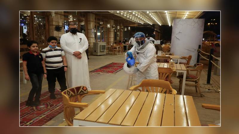 سعودی عرب میں کورونا ایس او پیز کے تحت ریستورانوں او قہوہ خانو ں میں ٹیبل سروس اتوار سے بحال