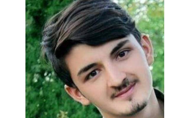 پشاور میں پولیس اہلکاروں کی مبینہ فائرنگ سے طالب علم کی ہلاکت، دو پولیس اہلکار گرفتار