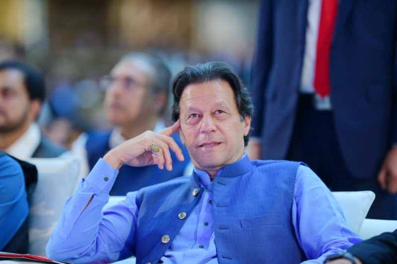 وزیراعظم عمران خان کی صادق سنجرانی اور مرزا محمد آفریدی کو مبارکباد