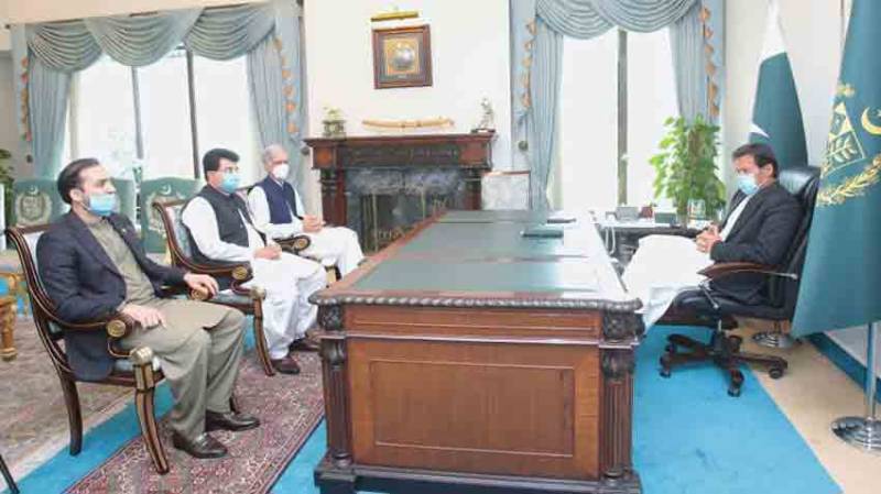 وزیراعظم سے چیئرمین اور ڈپٹی چیئرمین سینیٹ کی ملاقات، اہم امور پر تبادلہ خیال