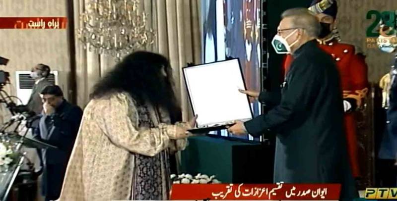 صدر پاکستان نے نمایاں خدمات سرانجام دینے والی شخصیات کو اعزازات سے نواز دیا