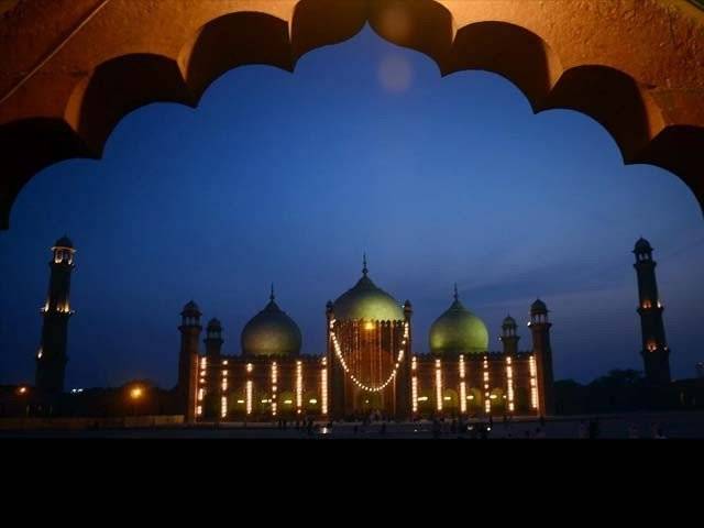 ملک بھر میں شب برات عقیدت و احترام سے منائی جارہی ہے