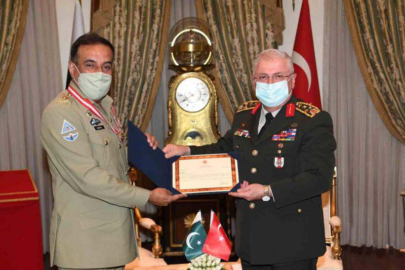 چیئرمین جوائنٹ چیفس آف اسٹاف کمیٹی جنرل ندیم رضا کیلئے ترکی کا اعلیٰ فوجی ایوارڈ