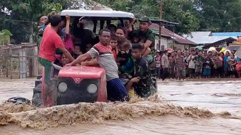 انڈونیشیا اور مشرقی تیمور میں سیلاب سے اموات 160 ہوگئیں