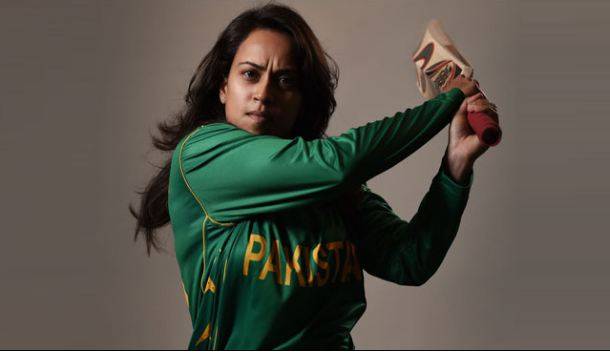 پاکستانی کرکٹر نین عابدی دوسرے ملک سے کرکٹ کھیلیں گی 