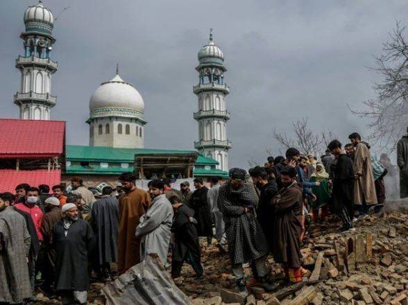 مقبوضہ کشمیر میں بھارتی فوج کی فائرنگ 4 کشمیری شہید ، مسجد کی بھی بے حرمتی کی 