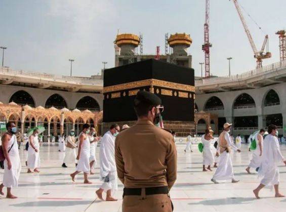 اجازت کے بغیر عمرہ کرنے والوں کو جرمانہ ہوگا، سعودی حکام 