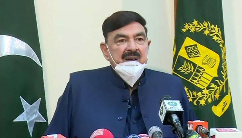 شیخ رشید نے سوشل میڈیا بند کرنے پر معافی مانگ لی
