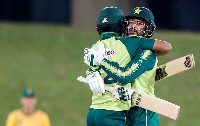 فیصلہ کن ٹی 20 میچ میں پاکستان کی سنسنی خیز فتح، سیریز 1-3 سے جیت لی