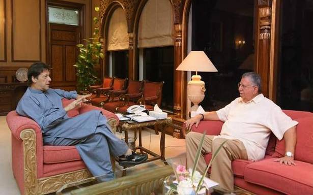 وزیراعظم عمران خان سے شوکت ترین کی ملاقات، معاشی صورتحال پر گفتگو