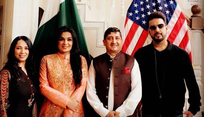Meera Trouble In USA