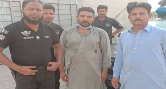 نئے کپڑے مانگنے پر باپ نے چار بچے نہر میں پھینک دیئے 