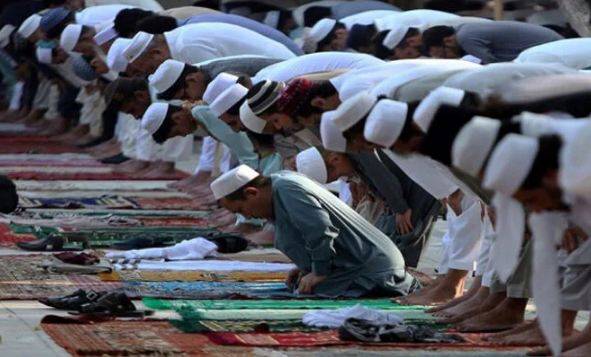 ڈیرہ اسمٰعیل خان میں آج عید منائی گئی 