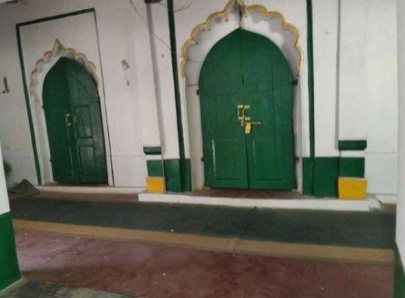 لکھنؤ میں ہندوؤں نے 100 سال پرانی مسجد گرادی 