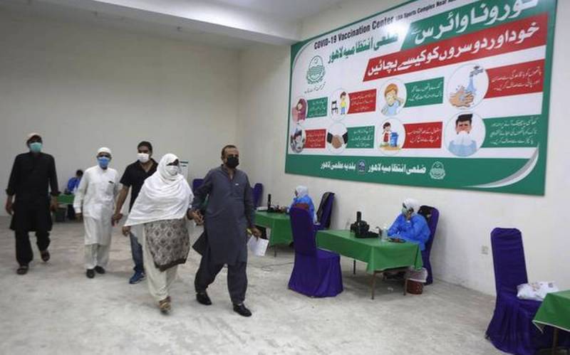 ‘حکومت نے 19 سال سے زائد عمر کے تمام افراد کی ویکسی نیشن کا فیصلہ کرلیا’