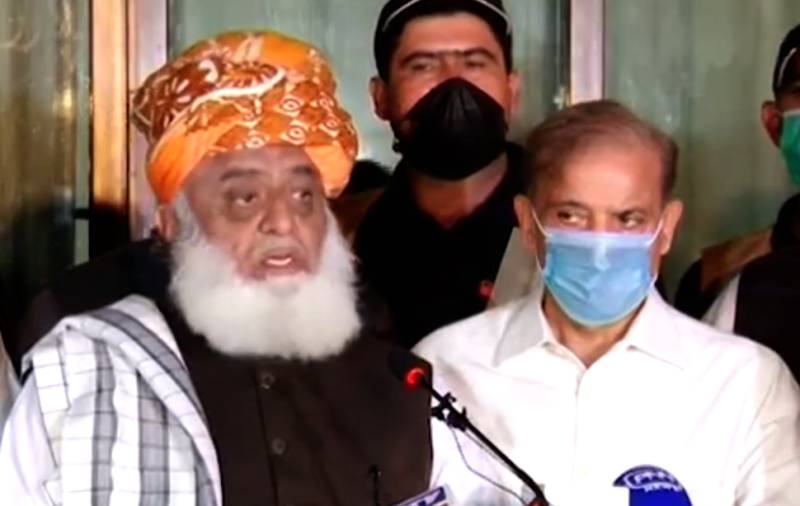 ہم پر مسلط کئے گئے لوگ نااہل ثابت ہو چکے، انہیں سہارا دینا جرم ہے: مولانا فضل الرحمان 