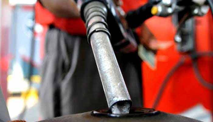 حکومت کا پٹرولیم مصنوعات کی قیمتوں میں اضافہ نہ کرنے کا فیصلہ