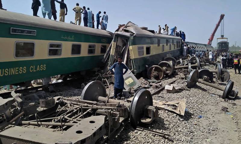 ٹرین حادثہ، ڈی ایس ریلوے سکھر طارق لطیف نے حقائق سے پردہ اٹھا دیا