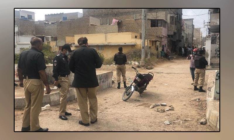 کراچی میں مشتعل مظاہرین کا پولیس سٹیشن پر حملہ، 3 اہلکار زخمی