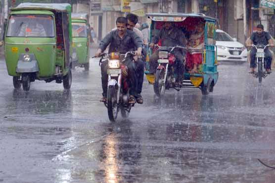 جمعہ سے پیر کے دوران ملک کے مختلف علاقوں میں بارش کی پیشگوئی