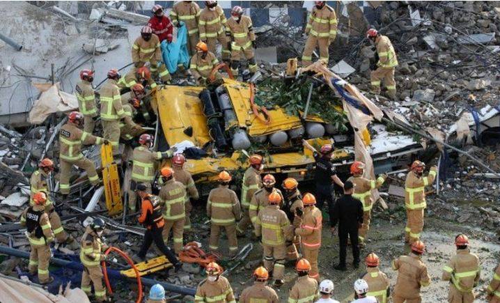 جنوبی کوریا پانچ منزلہ عمارت منہدم کرنے کے دوران بس پر جاگری ،9 افراد ہلاک 